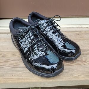 DREW Black Croc-Embossed Sneakers